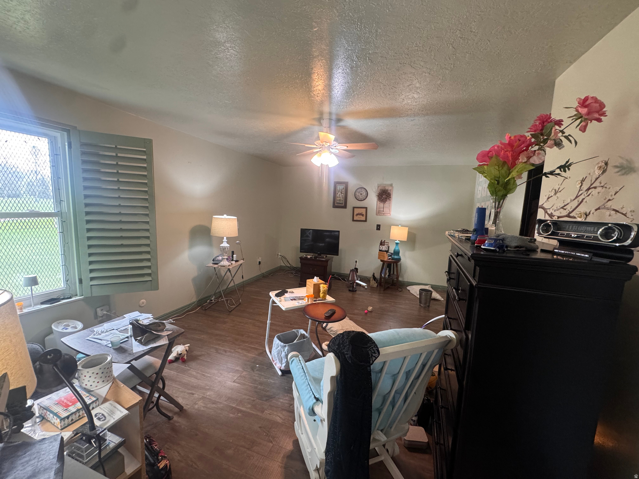 WHITE BARN - Residential Income