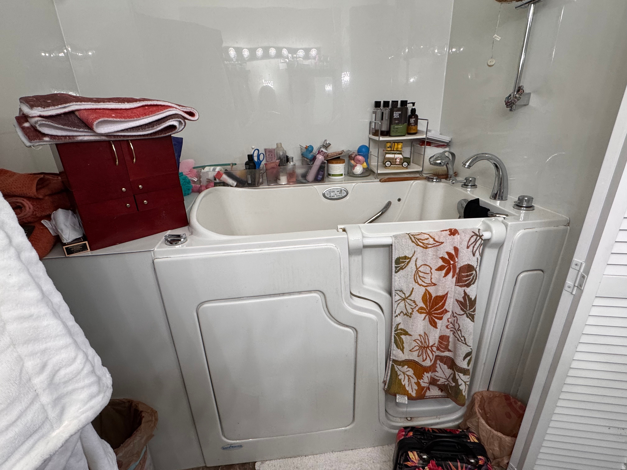 WHITE BARN - Residential Income