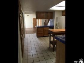 WHITE BARN - Residential Income