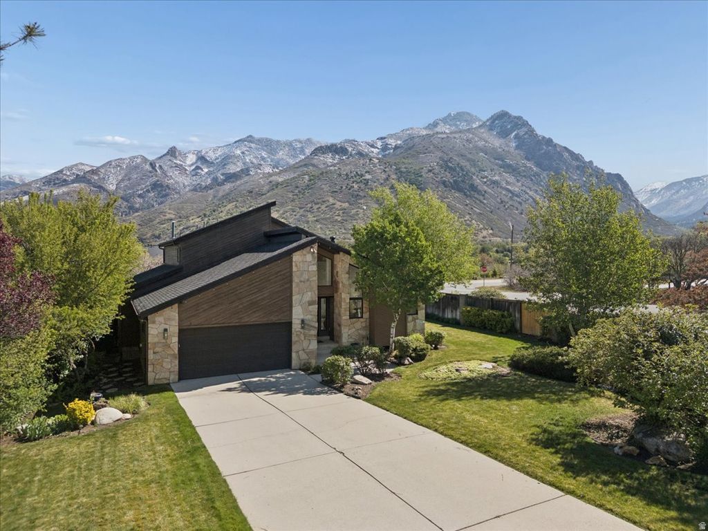 Photo of 9725 S RUSKIN CIR, Sandy, UT 84092 (MLS # 2155945)