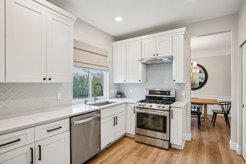 Tiny photo for 392 CRANBERRY HILL DR, Draper, UT 84020 (MLS # 2146018)