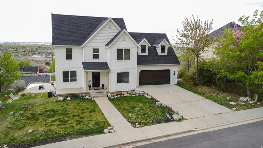 Stunning 3,600 sq ft home in Springville with truly unmatched valley and mountain views. This 4 bed, 3 bath home features multiple spacious living areas, giving you flexibility for entertaining, relaxing, or hosting family gatherings. The fully upgraded kitchen is the centerpiece of the home-complete with a large island, custom cabinetry, and a layout designed perfectly for hosting. Step outside to the expansive elevated deck and take in breathtaking panoramic views that stretch across the entire valley-this is where you'll spend your mornings and evenings. With room to add a mother-in-law suite and numerous upgrades throughout, this home offers both versatility and long-term value. Homes with views like this rarely come available