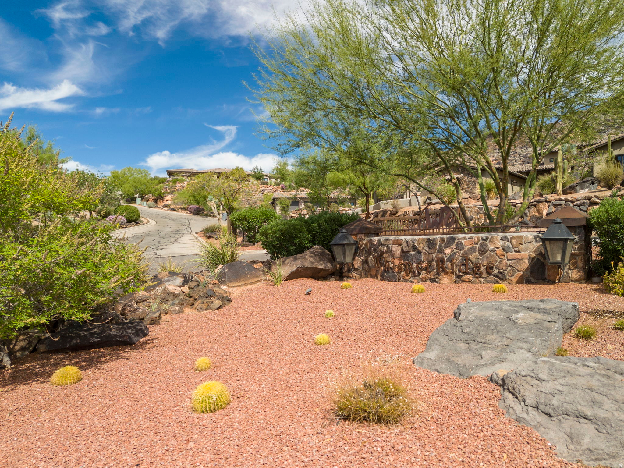 WHISPER RIDGE - Land