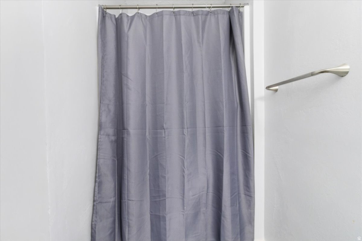 MORONI - Residential