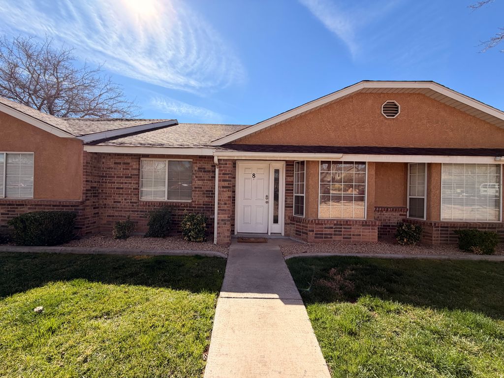 Photo of 1050 E 1050 E 500 S #8, Saint George, UT 84790 (MLS # 2141992)