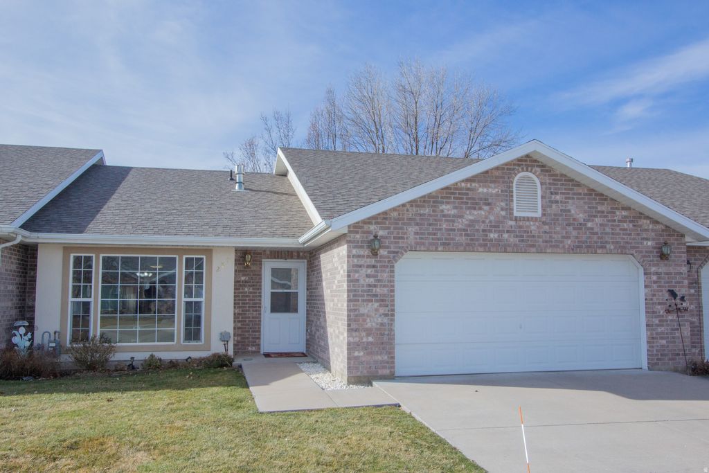 Photo of 289 N MOUNTAIN VIEW LN, Providence, UT 84332 (MLS # 2135673)