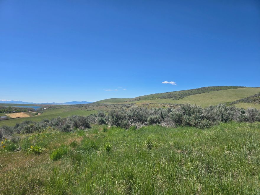 Rare Find by Treasureton Reservoir, Fantastic Views of Mountains & the Reservoir,5-10min Walking distance to the water's edge, Offers flat, Some hill, Power runs thru the property, many areas to be able to build upon, year round access.