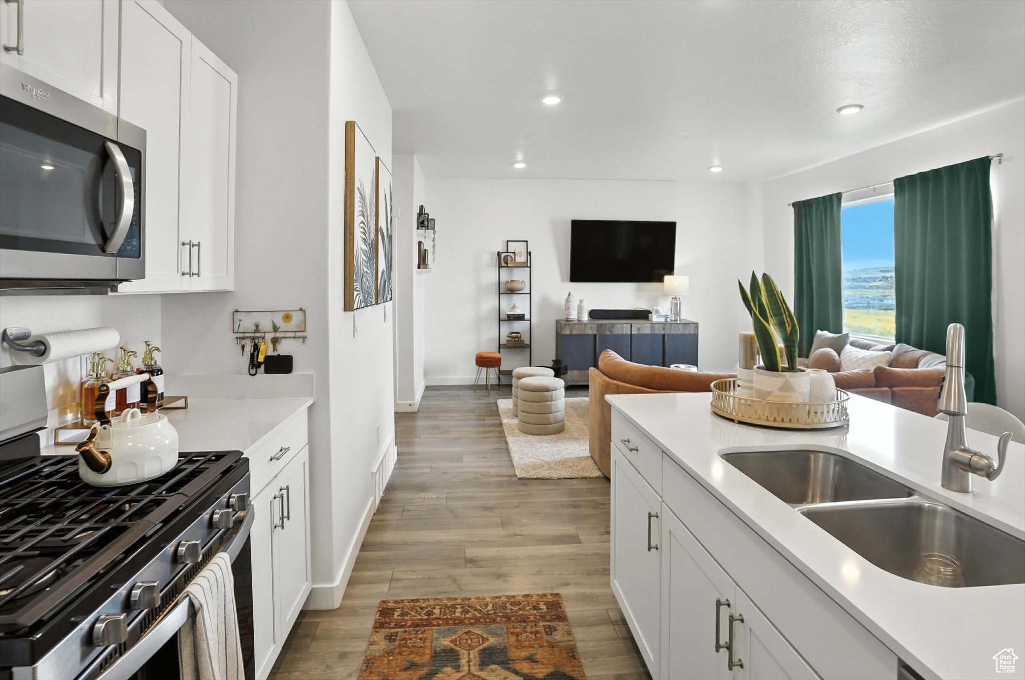 FOOTHILL VILLAGE - Residential