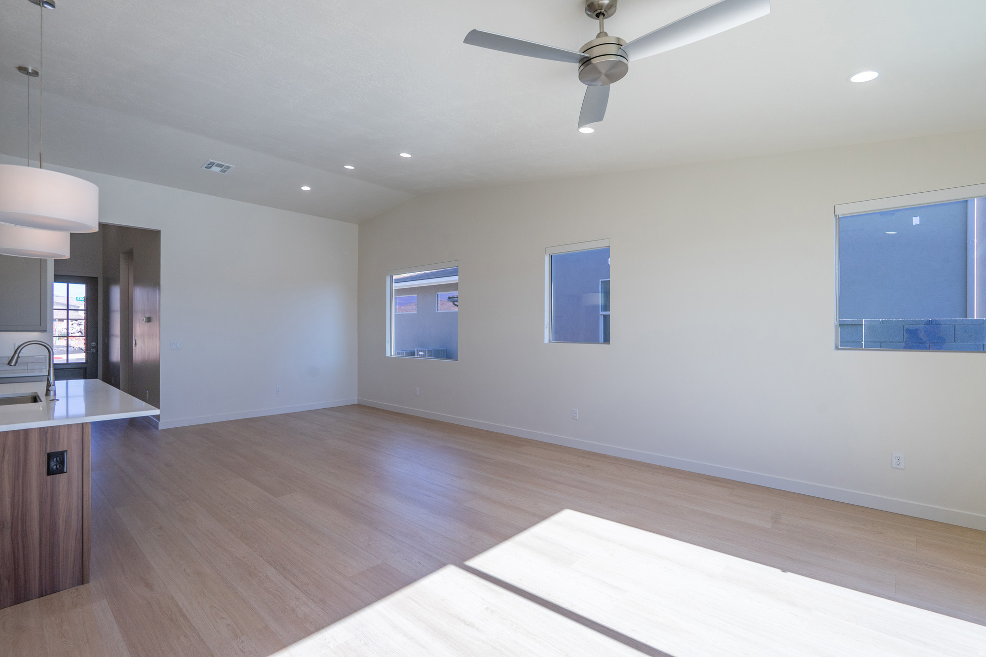 SKY VIEW - Residential Income