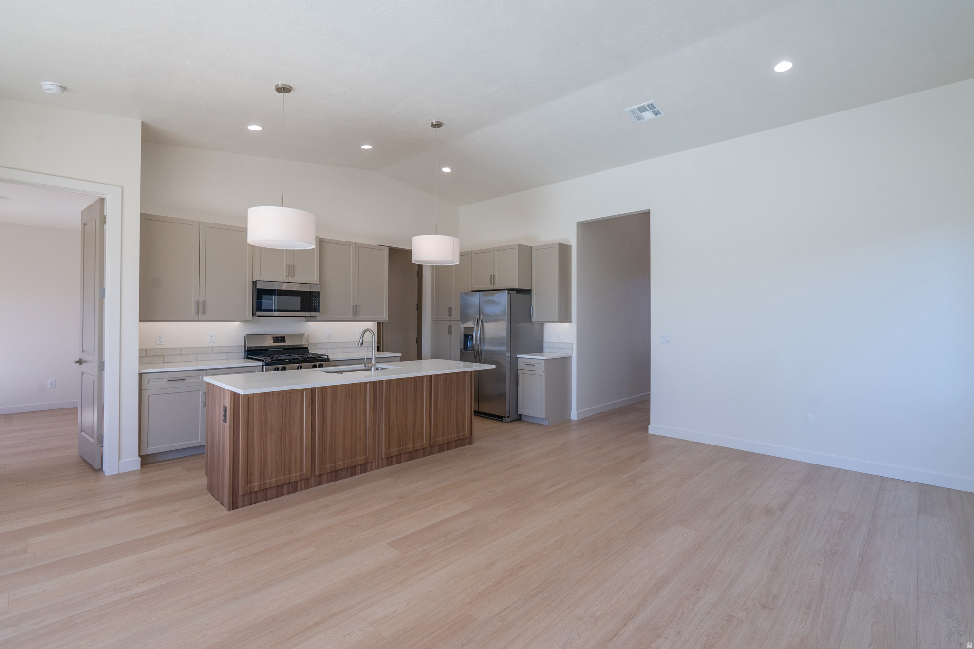 SKY VIEW - Residential Income