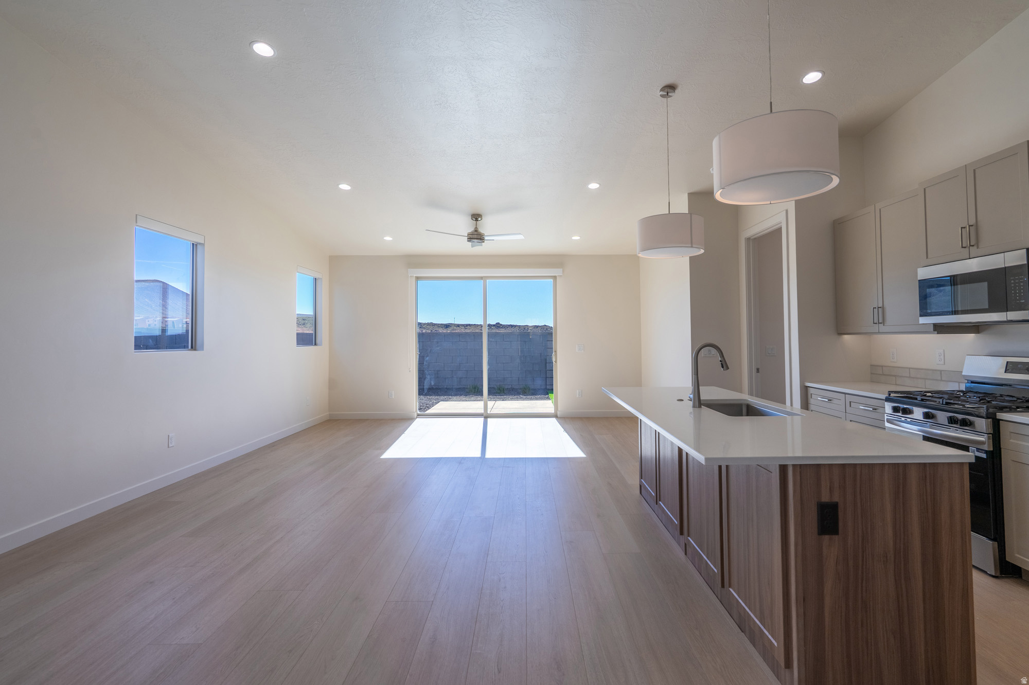 SKY VIEW - Residential Income