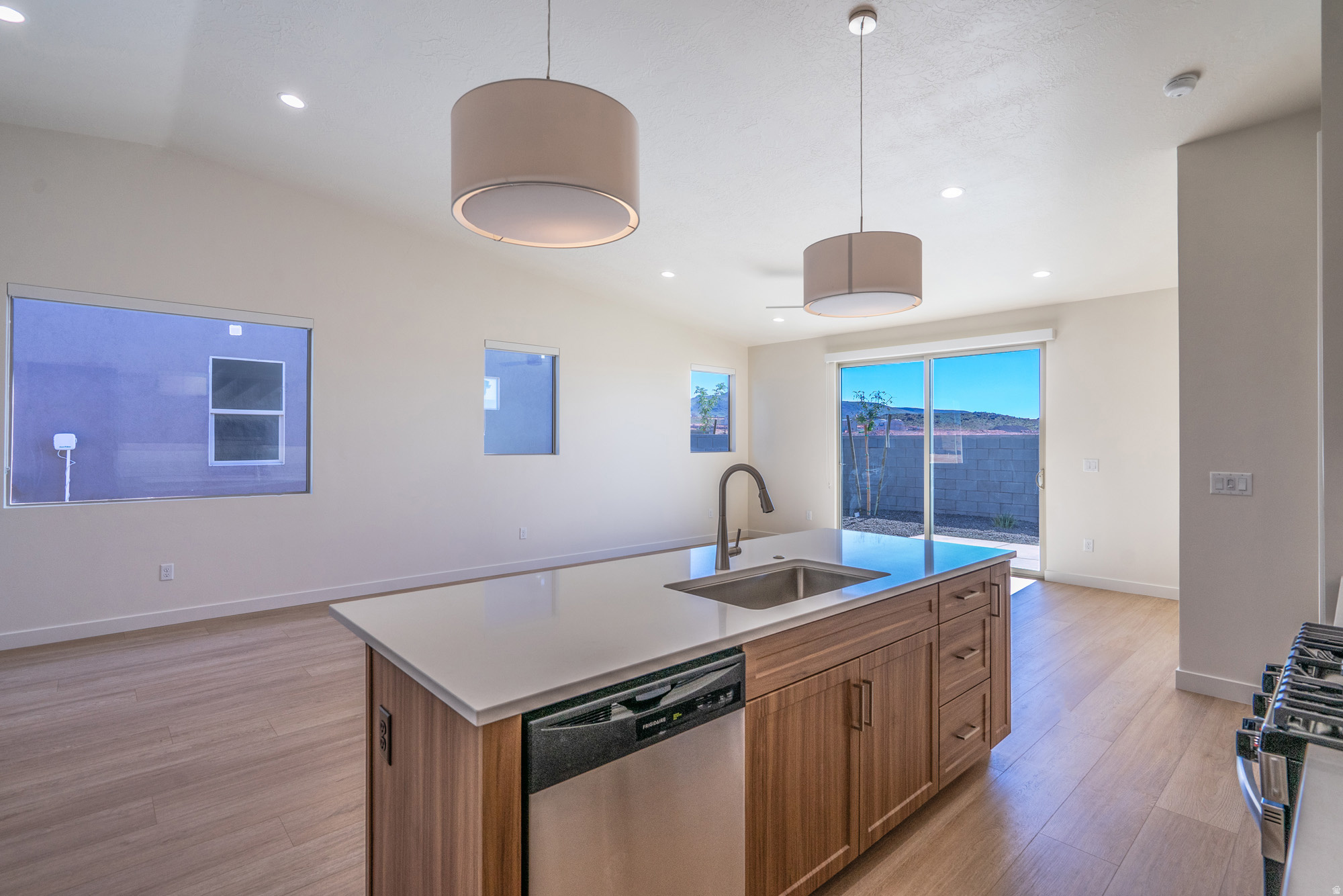 SKY VIEW - Residential Income