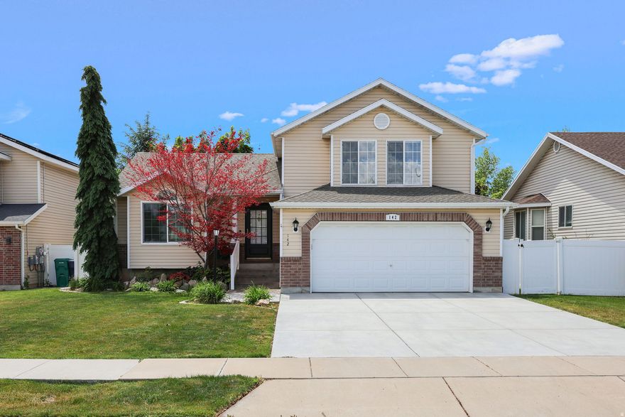 This beautiful home in West Park Village Community has been updated and is move in ready! With Vaulted ceilings and an abundance of natural light, the interior is bright and spacious. The home has a fully fenced backyard with mature shade trees that make it great for entertaining and relaxing. This home has a roomy and comfortable feel. It is conveniently located near the West Davis Highway. The concrete driveway has been redone. The water heater, AC and furnace have also been replaced recently.