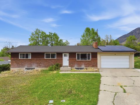 Photo of 1285 MOHICAN CIR, Pleasant Grove, UT 84062 (MLS # 2150044)