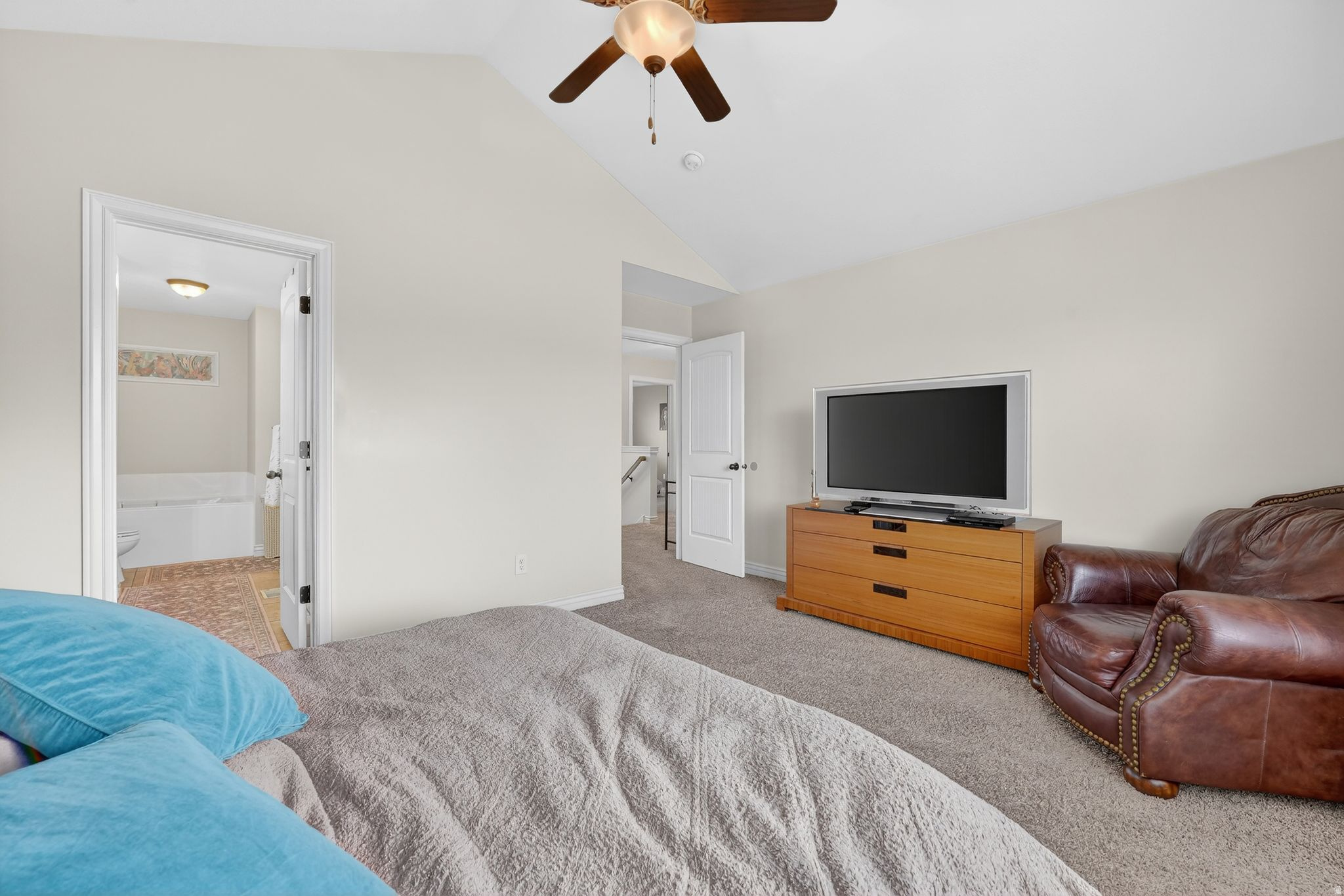 RIVERWALK - Residential