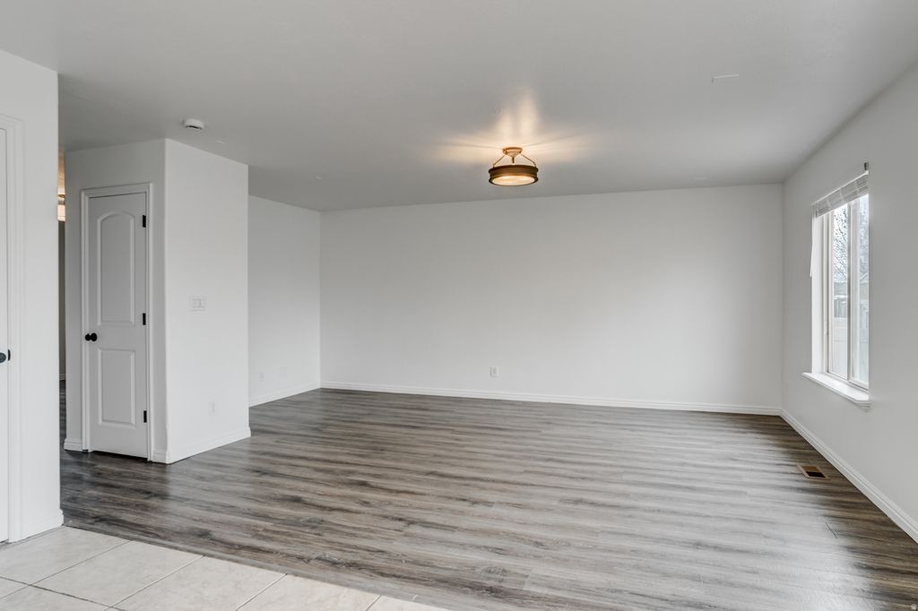 Photo of 787 N ABERDEEN WAY E, Saratoga Springs, UT 84045 (MLS # 2125067)