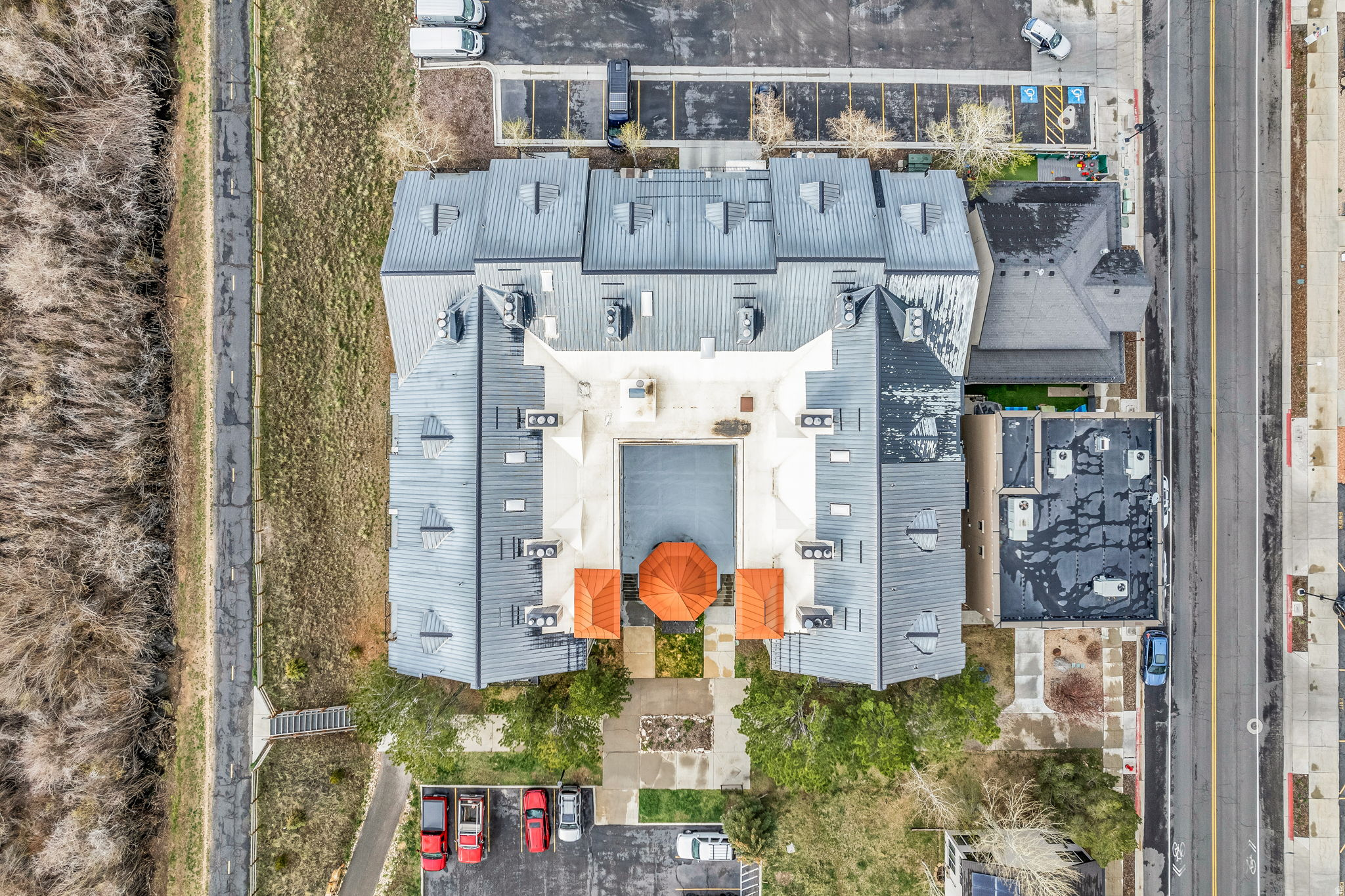 SUN CREEK CONDO - Residential