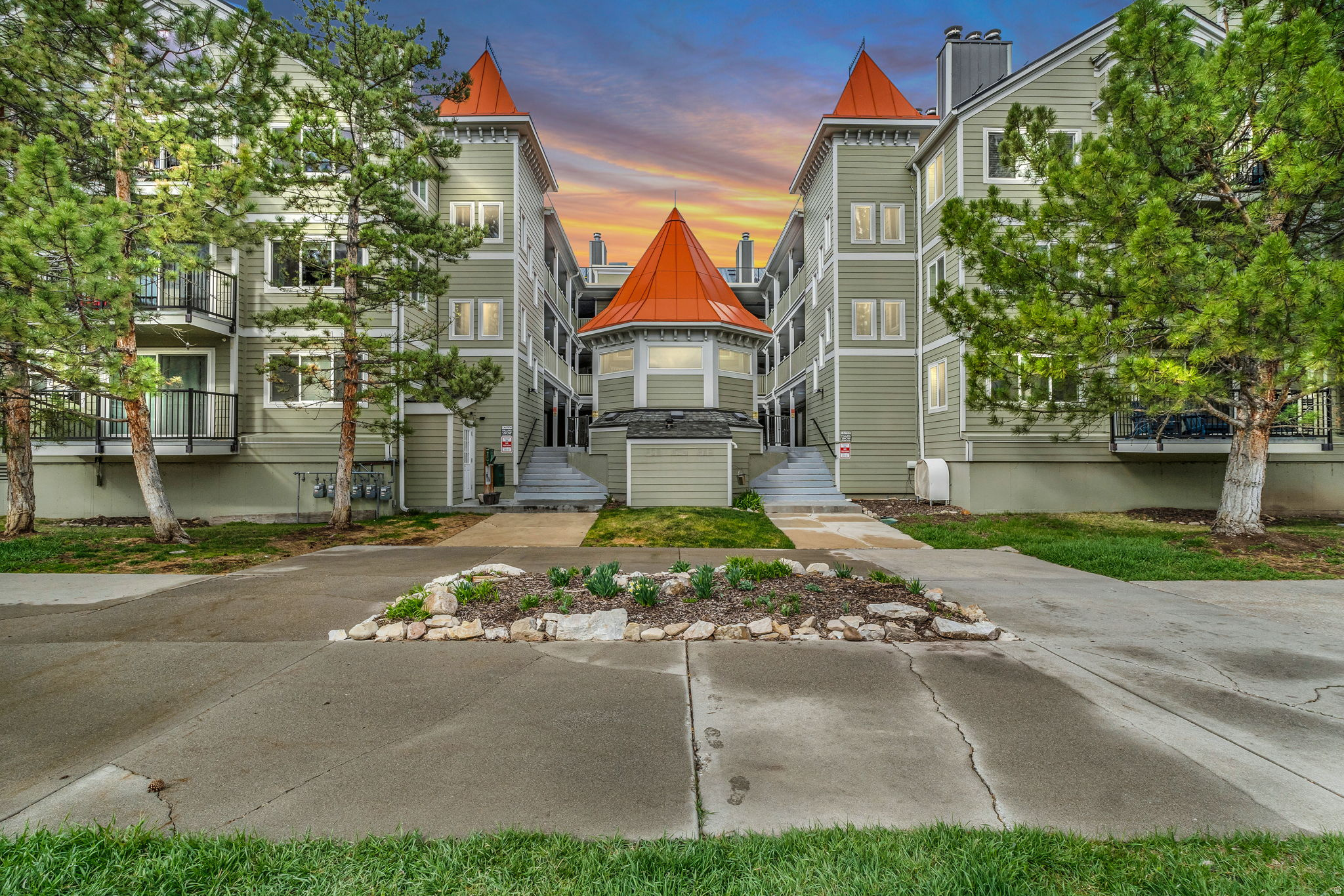 SUN CREEK CONDO - Residential