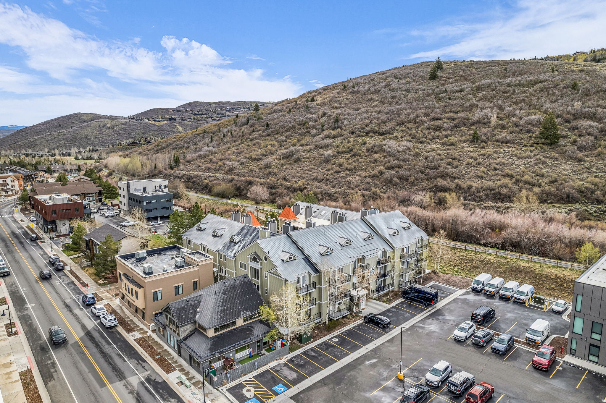 SUN CREEK CONDO - Residential