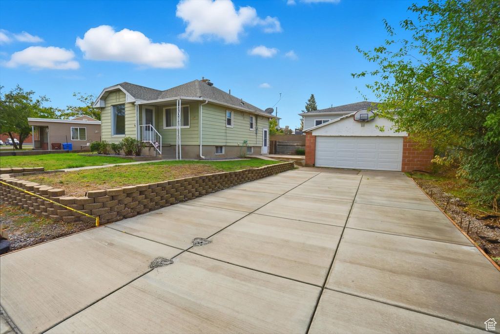 Photo of 1026 E NORTH UNION AVE Ave S, Midvale, UT 84047 (MLS # 2118283)