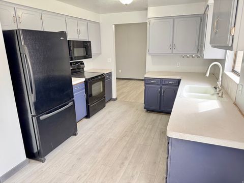 Tiny photo for 4685 PORTER AVE, South Ogden, UT 84403 (MLS # 2141364)