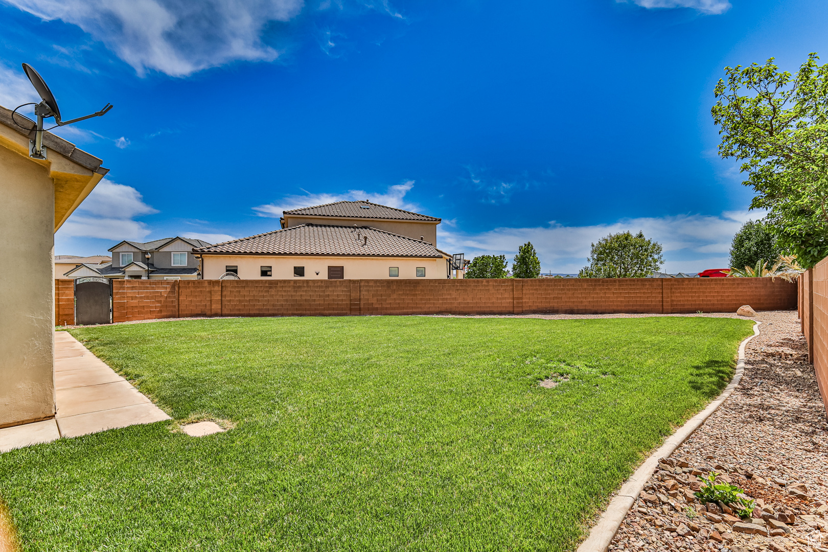 DIXIE COUNTRY LANE ESTATES - Land