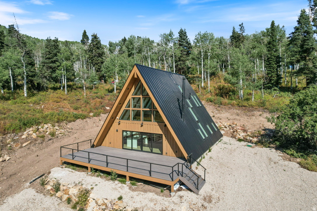 PINE MEADOW RANCH - Residential