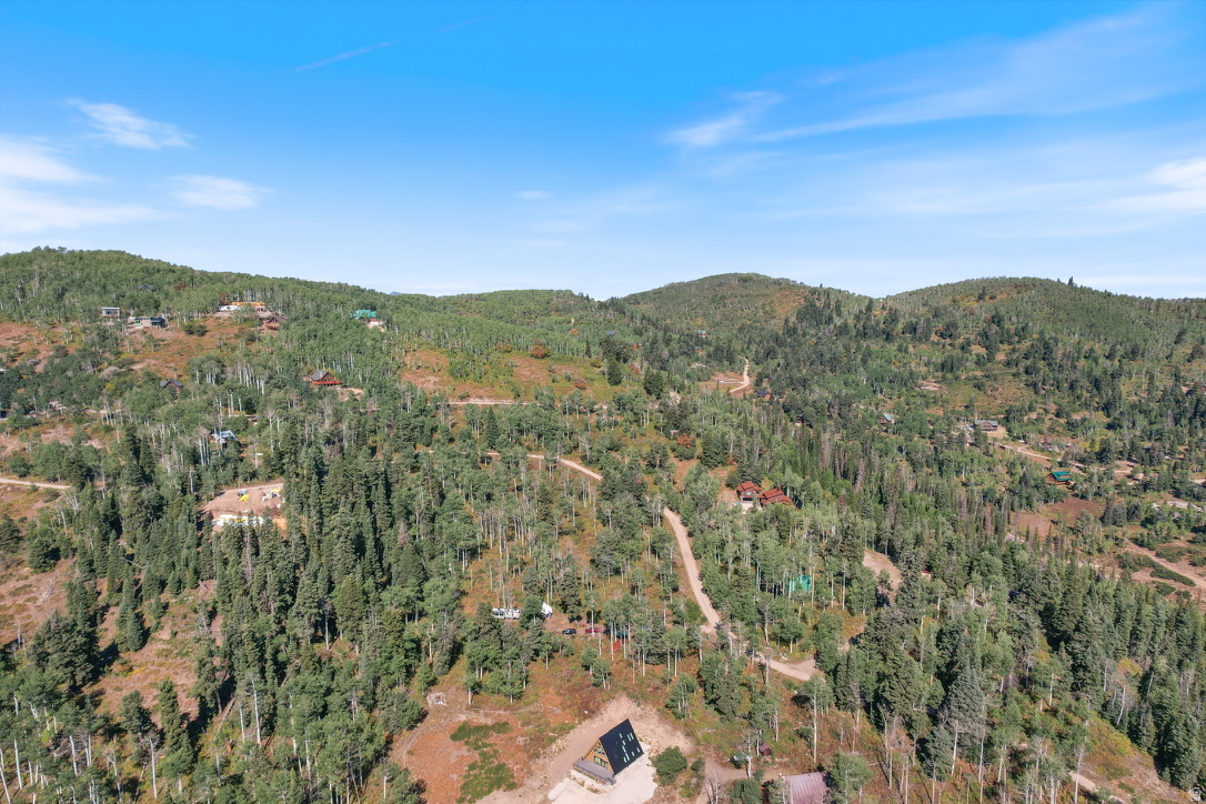 PINE MEADOW RANCH - Residential