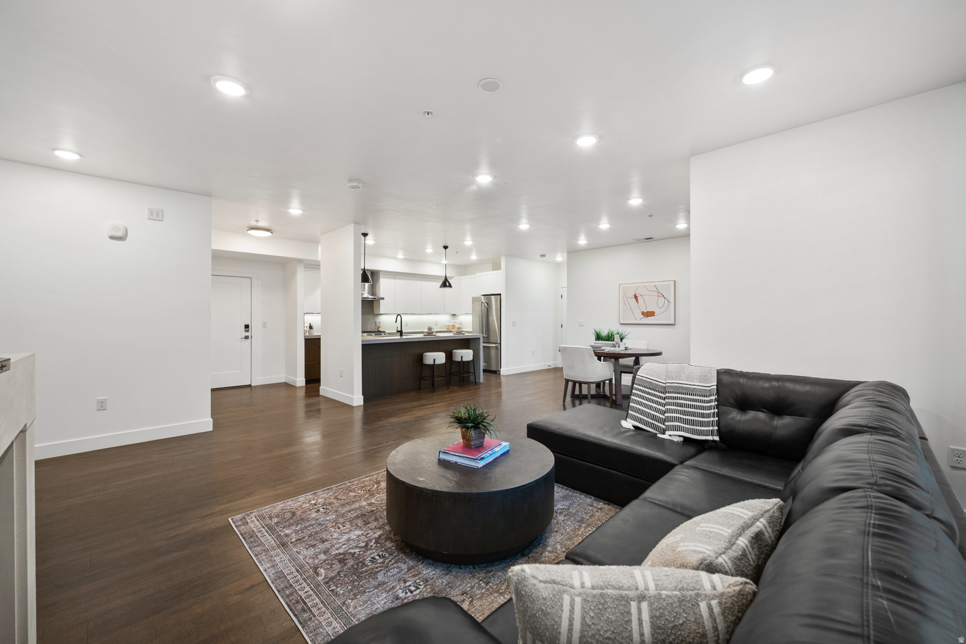 STATION - Residential