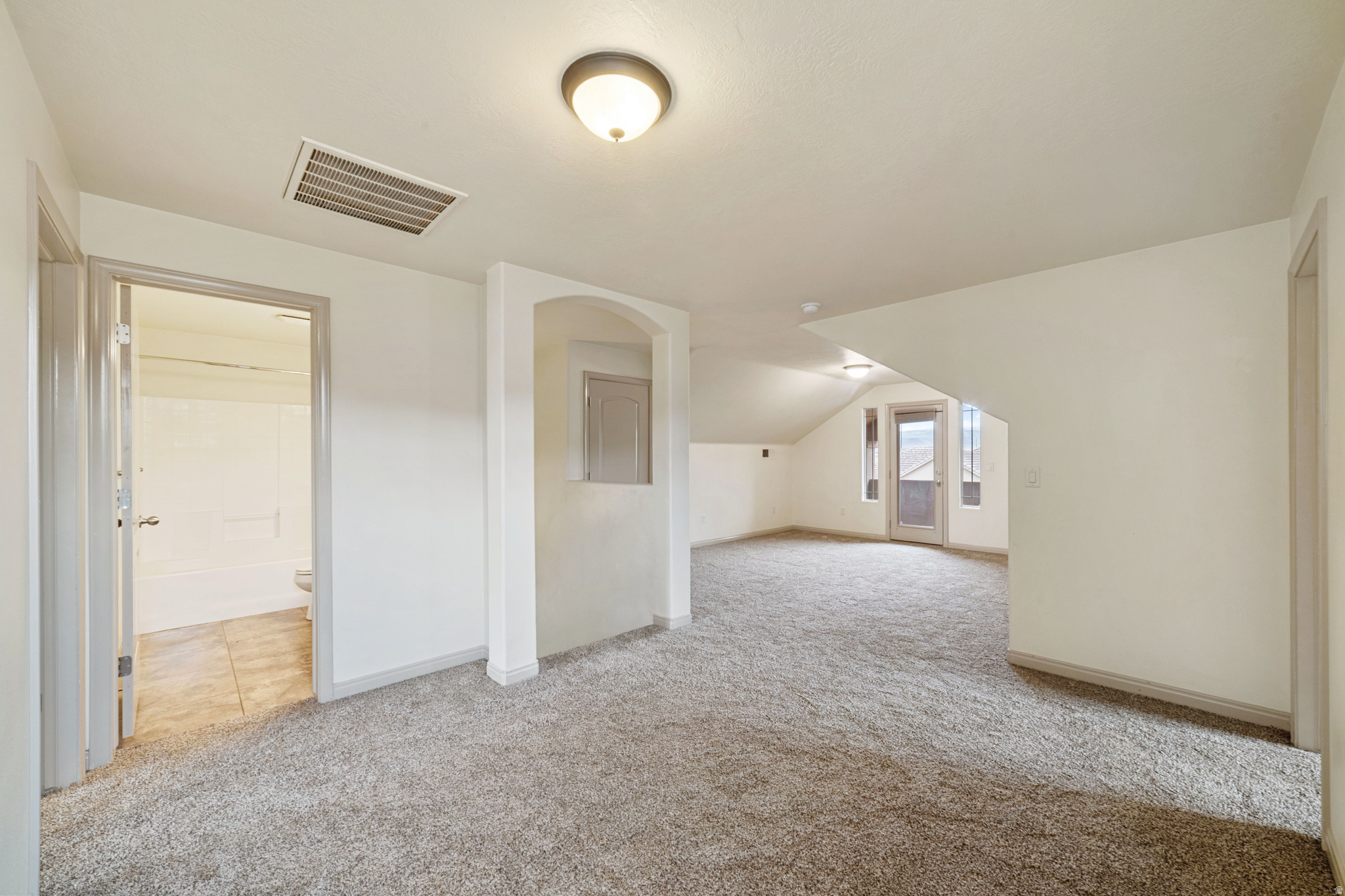 HIGH CHAPARRAL AT THE WASHINGTON BENCH - Residential