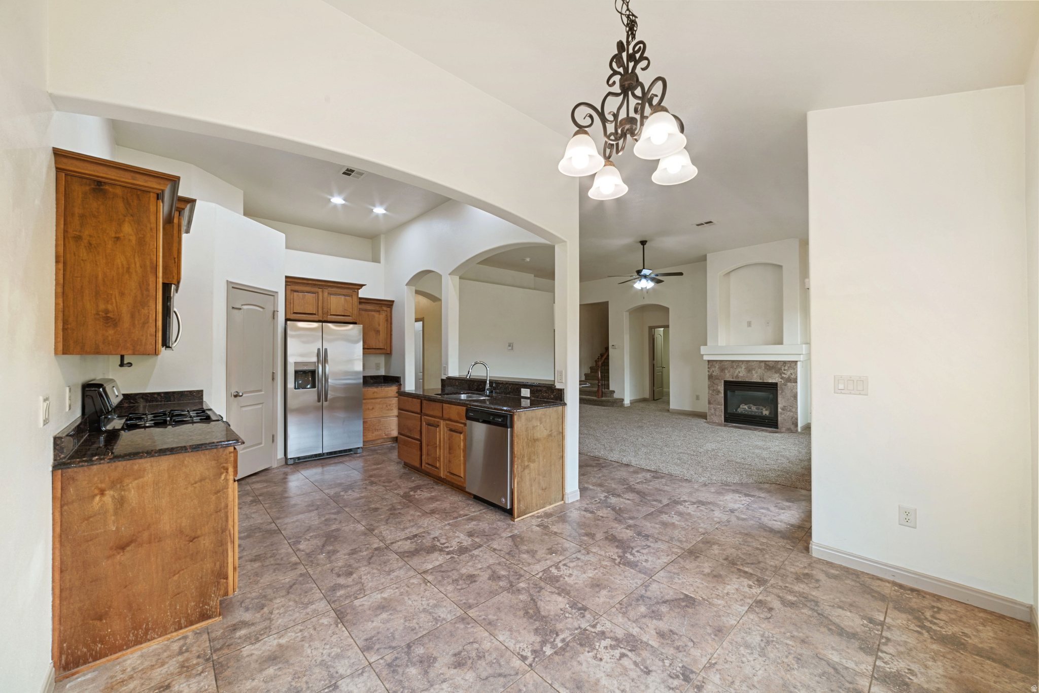 HIGH CHAPARRAL AT THE WASHINGTON BENCH - Residential