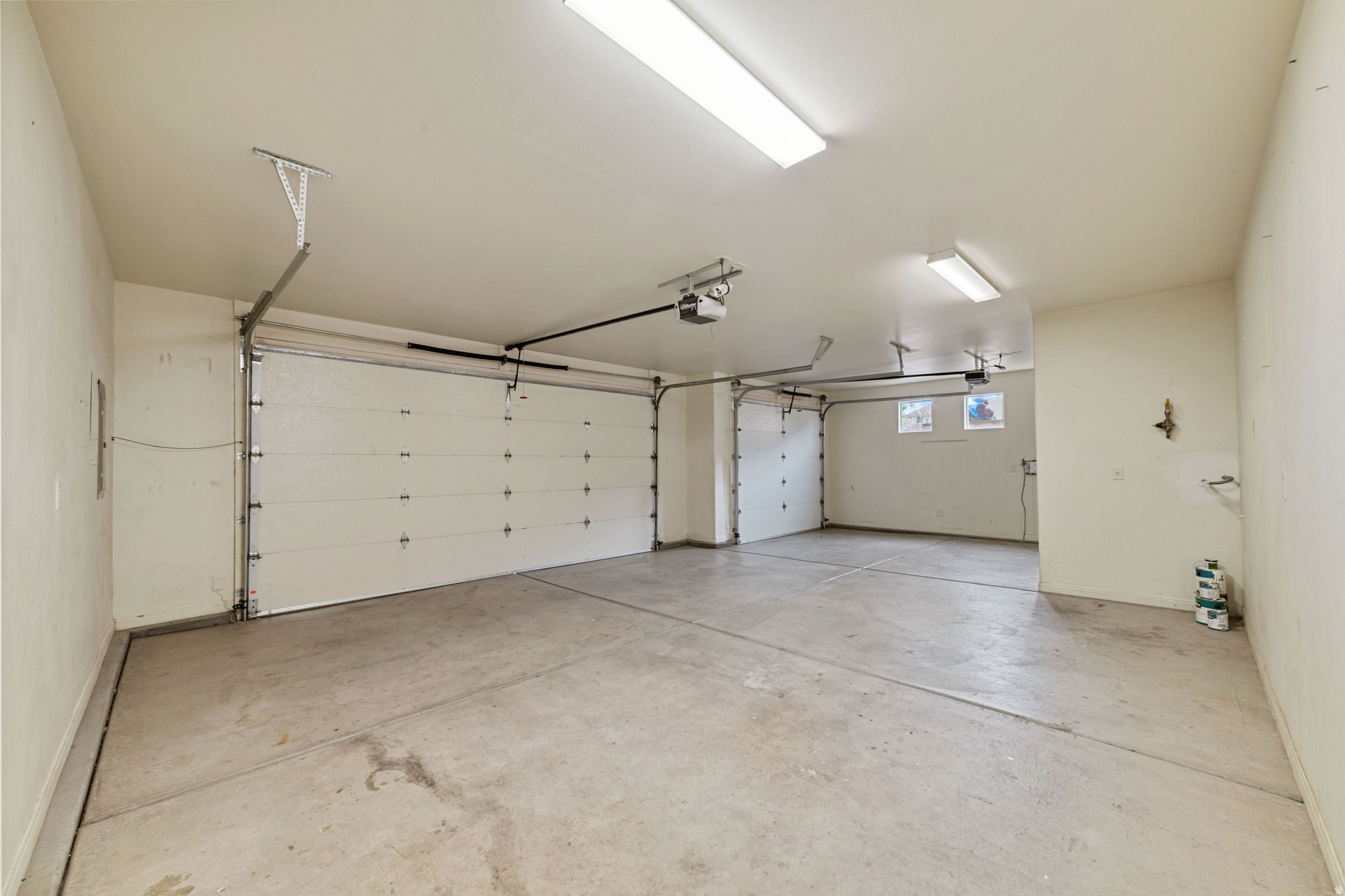 HIGH CHAPARRAL AT THE WASHINGTON BENCH - Residential