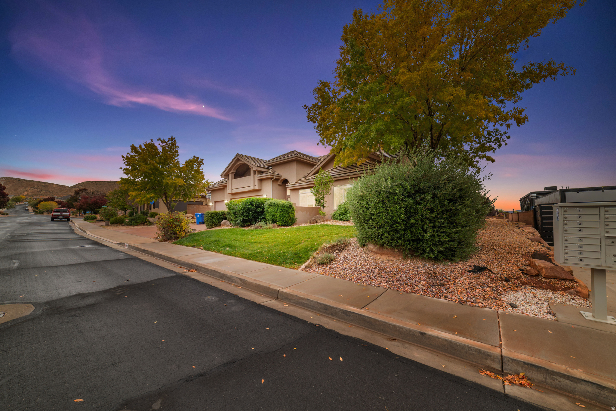 HIGH CHAPARRAL AT THE WASHINGTON BENCH - Residential