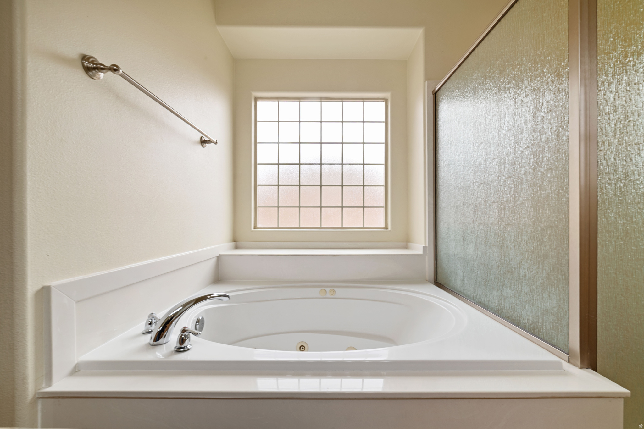 HIGH CHAPARRAL AT THE WASHINGTON BENCH - Residential