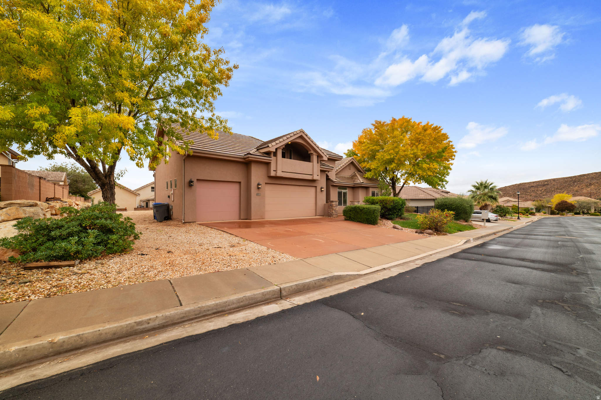 HIGH CHAPARRAL AT THE WASHINGTON BENCH - Residential