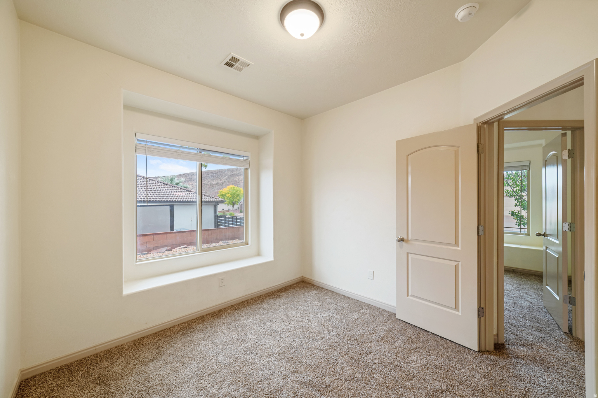 HIGH CHAPARRAL AT THE WASHINGTON BENCH - Residential