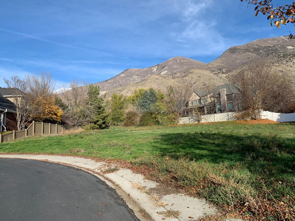Photo of 9478 N 3830 CIR W #29, Cedar Hills, UT 84062 (MLS # 2146520)
