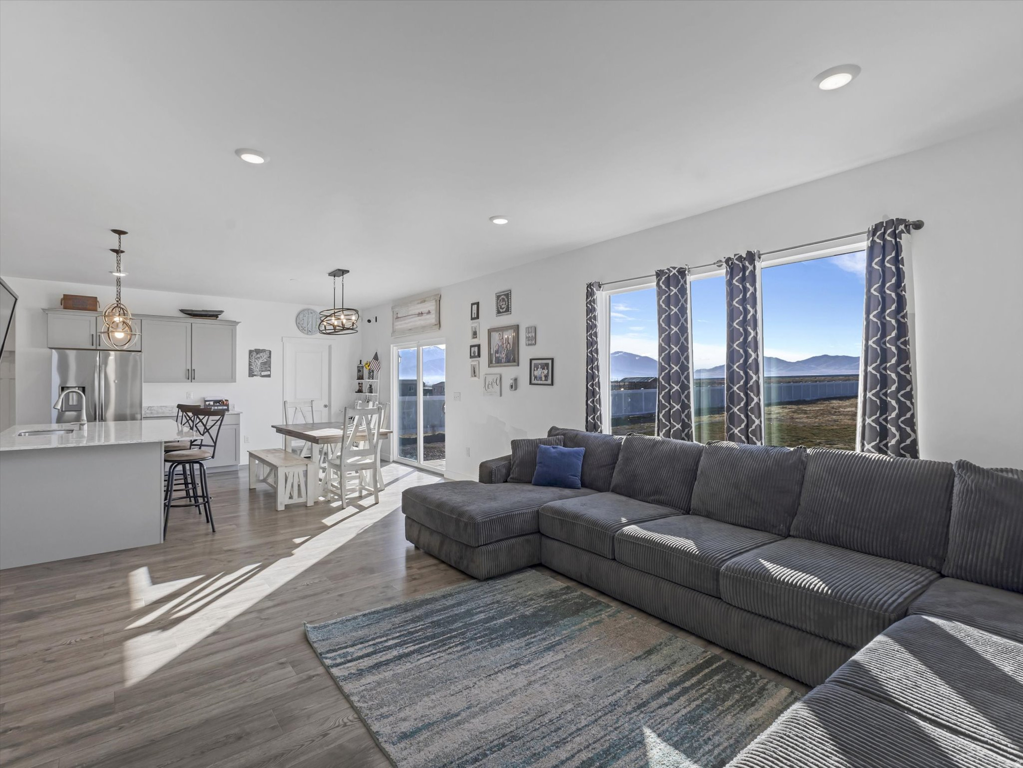 SOUTH WILLOW RANCHES - Residential