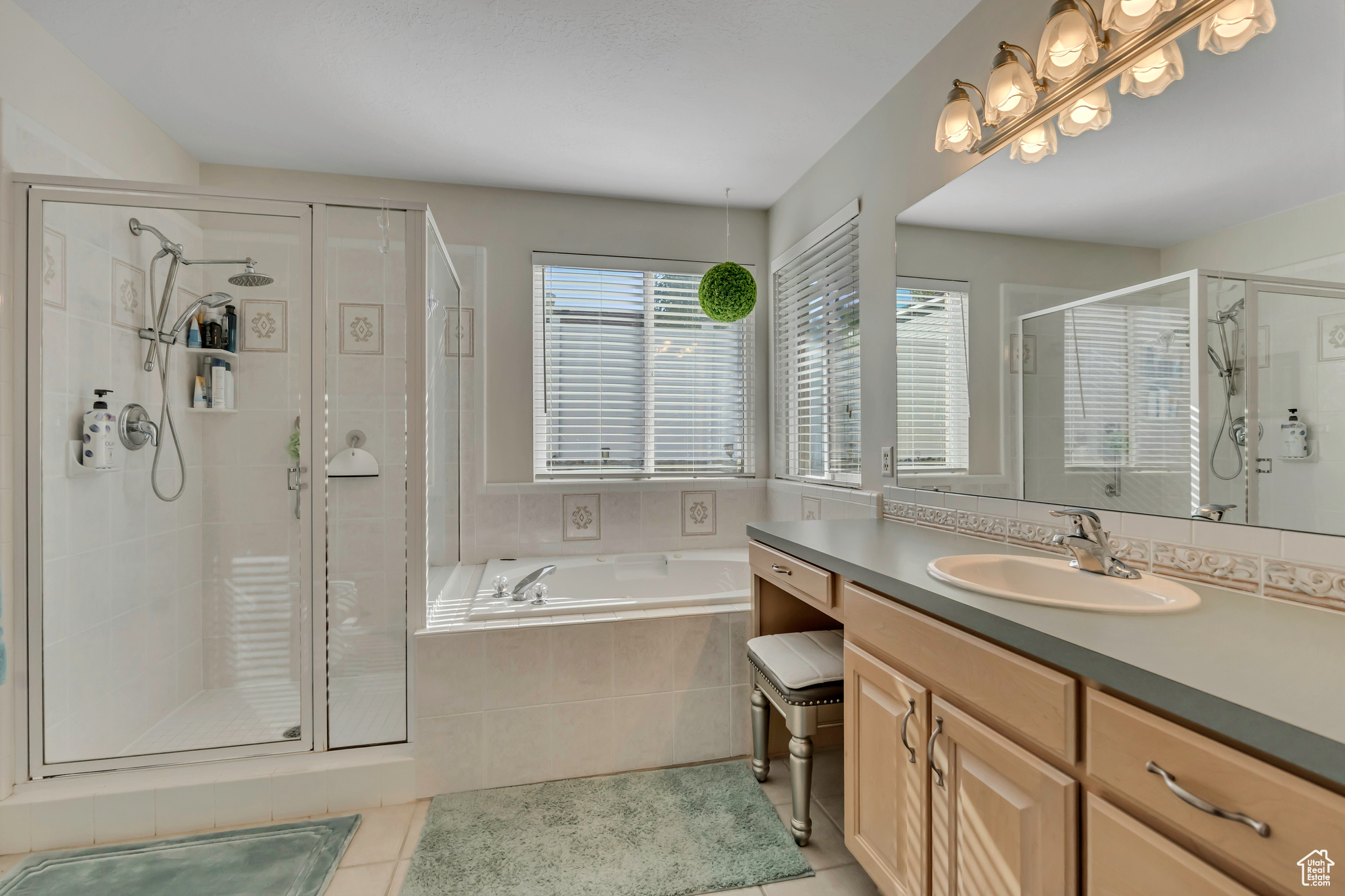 SHADY GROVE - Residential