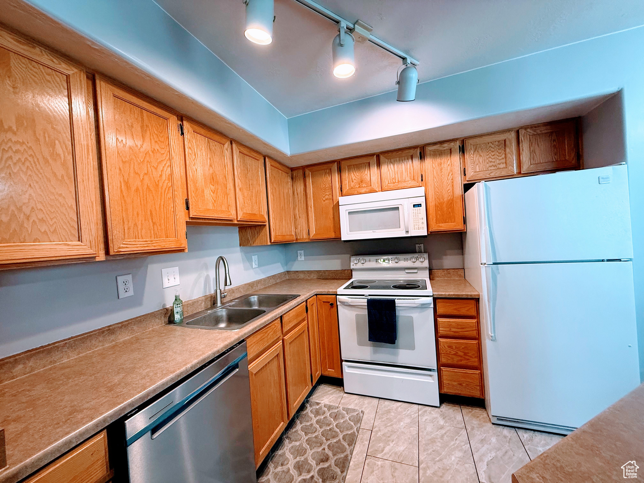 TUSCANY TOWNHOMES PHASE 1 CONDO - Residential
