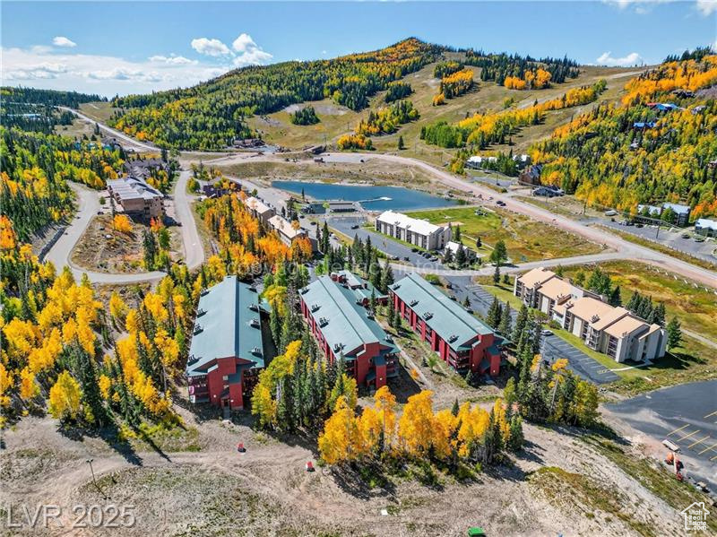 GIANT STEPS CONDOMINIUMS - Residential