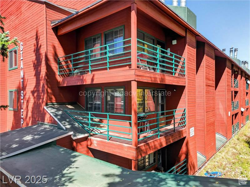 GIANT STEPS CONDOMINIUMS - Residential