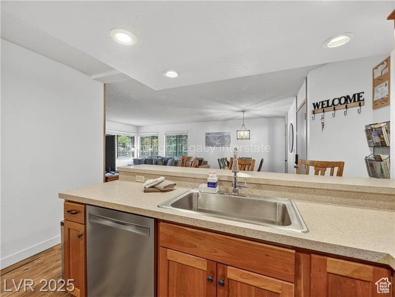 GIANT STEPS CONDOMINIUMS - Residential