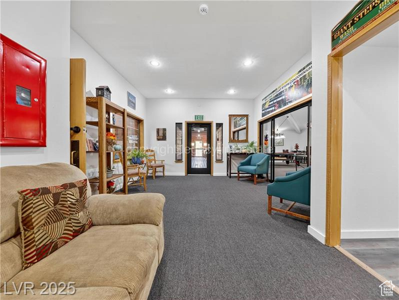 GIANT STEPS CONDOMINIUMS - Residential