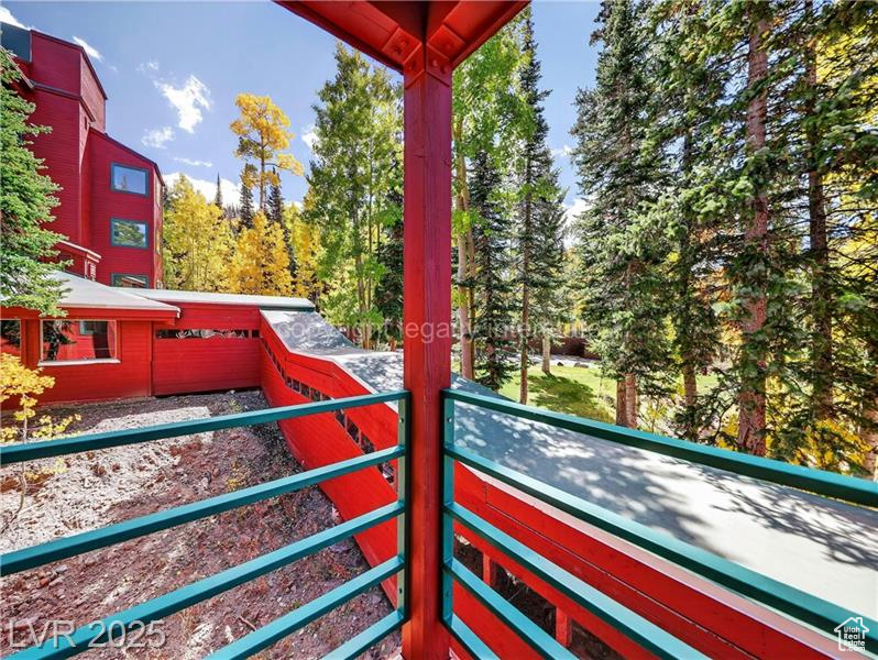 GIANT STEPS CONDOMINIUMS - Residential