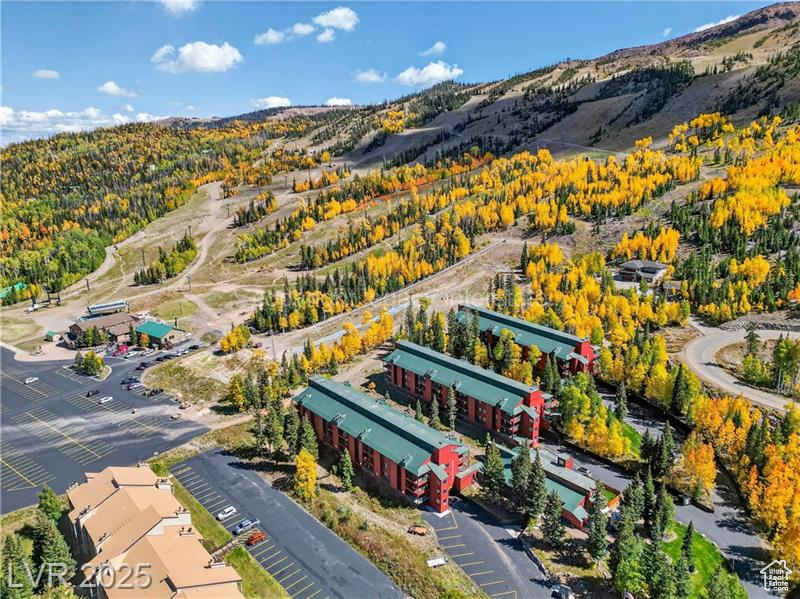 GIANT STEPS CONDOMINIUMS - Residential