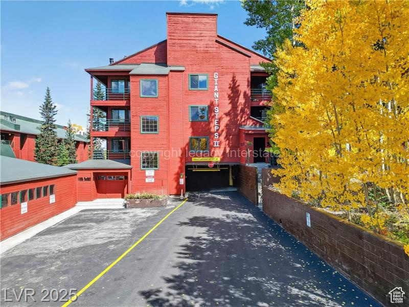 GIANT STEPS CONDOMINIUMS - Residential