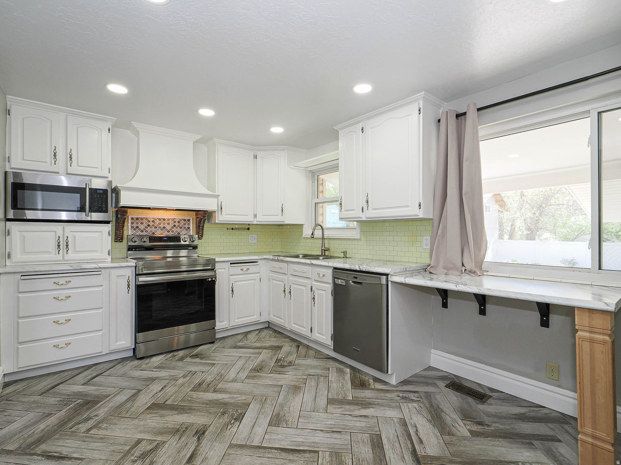 DIAMOND HILLS - Residential