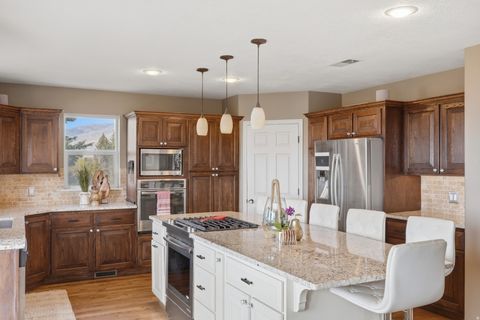 Tiny photo for 2806 S MAPLE COVE DR, Bountiful, UT 84010 (MLS # 2150498)