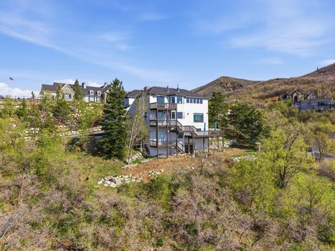 Tiny photo for 2806 S MAPLE COVE DR, Bountiful, UT 84010 (MLS # 2150498)